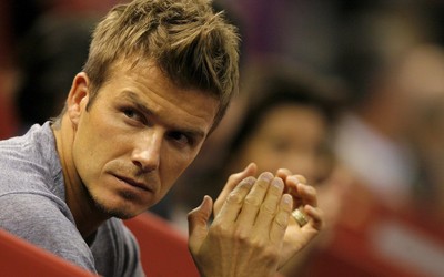 明博电竞热议-佩洛娃防守端多次关键解围